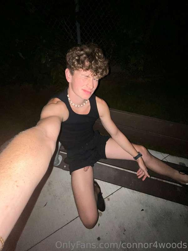 Went for a late night walk and got sooo horny, decided to st..