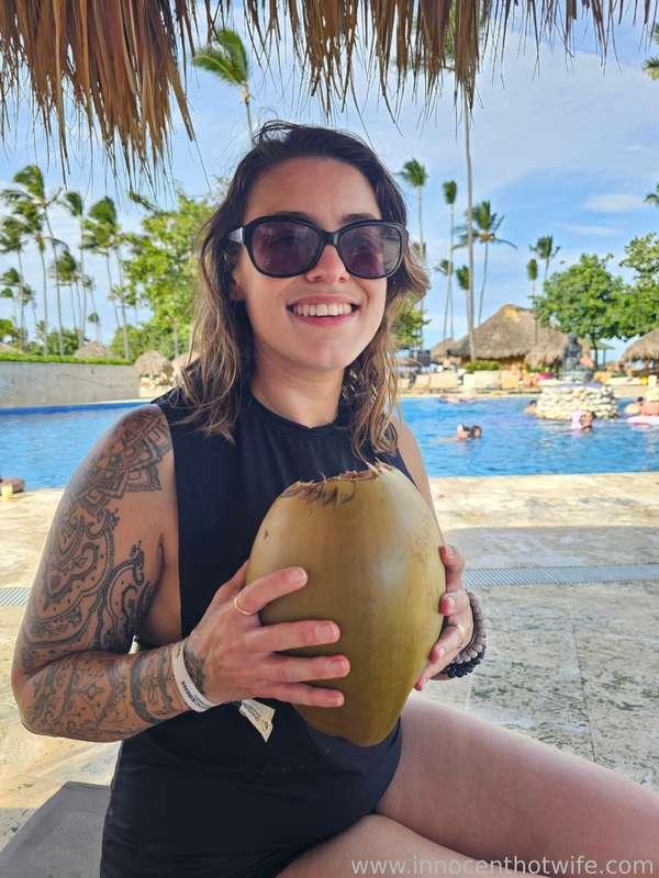 innocenthotwife image #2