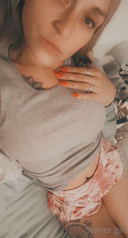 Laying around😁😁😁😁 I just came so good !! Check your messages..