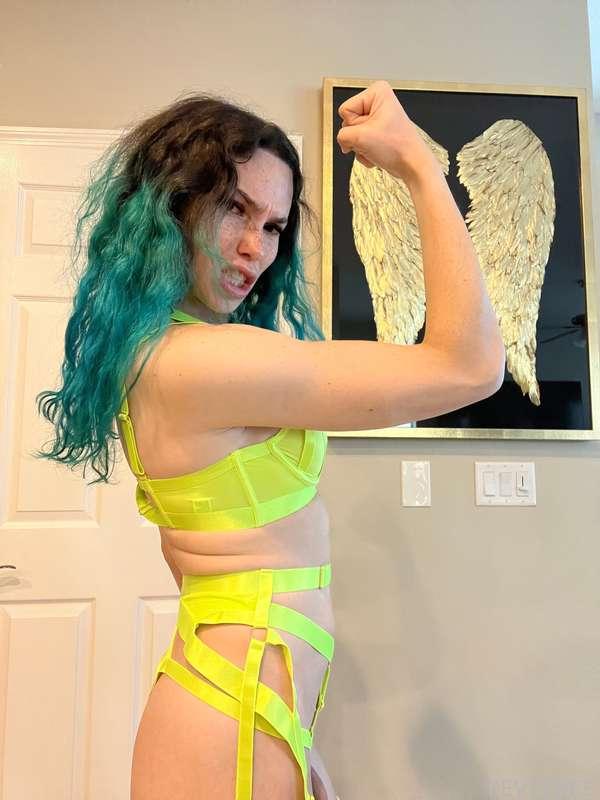 eeveebee image #0