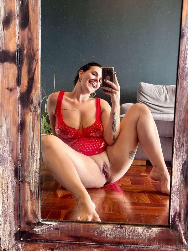 ivy_swings_vip image #1