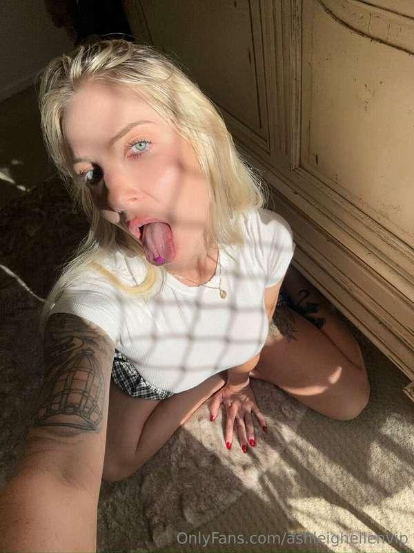 Need a big load on my face and tits! 🍆💦
