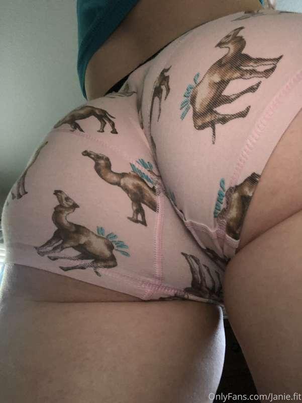 This is what a goddess looks like 🍑👑