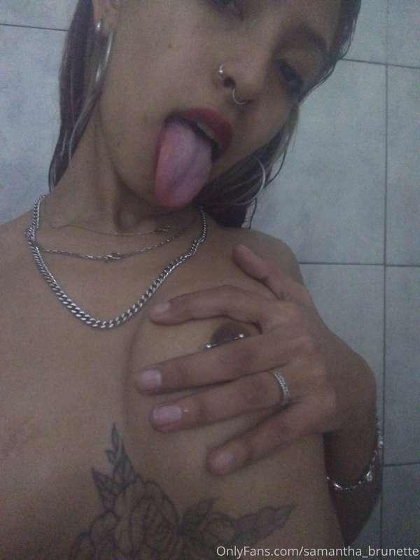 Playing in the shower 💦💦💦💦 quieres ver? 👀🔥