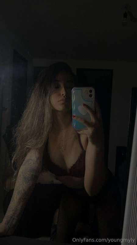 Sexting 🔥
tell me what you want to do to me💦