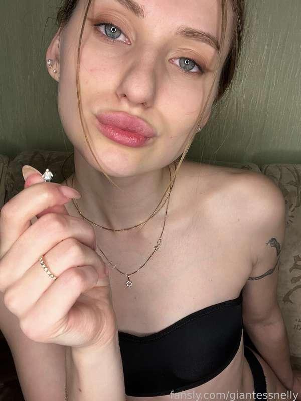 giantess_nelly image #0