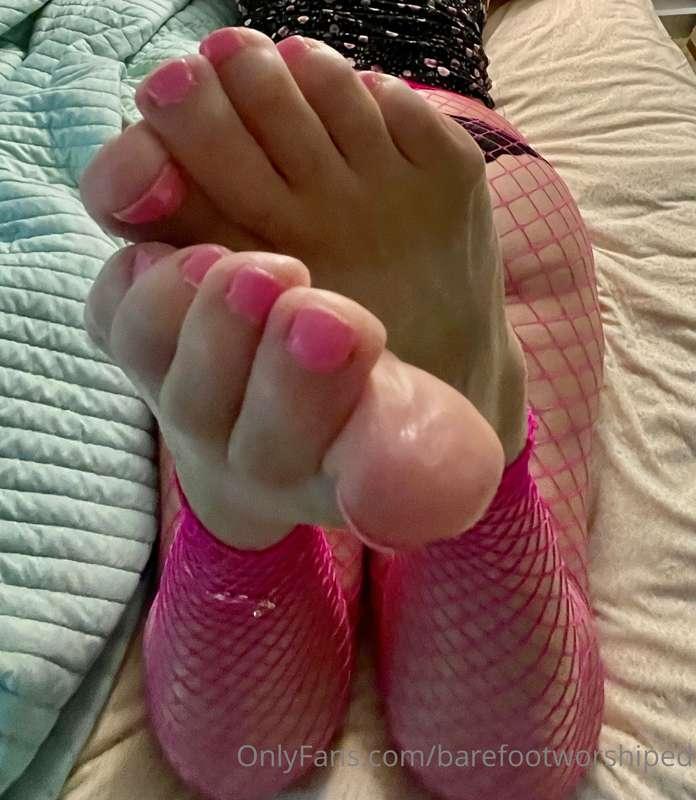 Fishnet Friday...with toes torn open