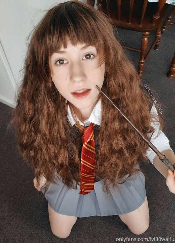 ⭐ NEW COSPLAY PHOTOSET ⭐ 

       Hermione Granger has been ..