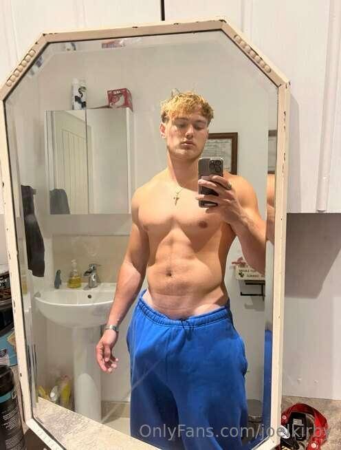 **Online all night tonight! Cum and chat 😋🌶**