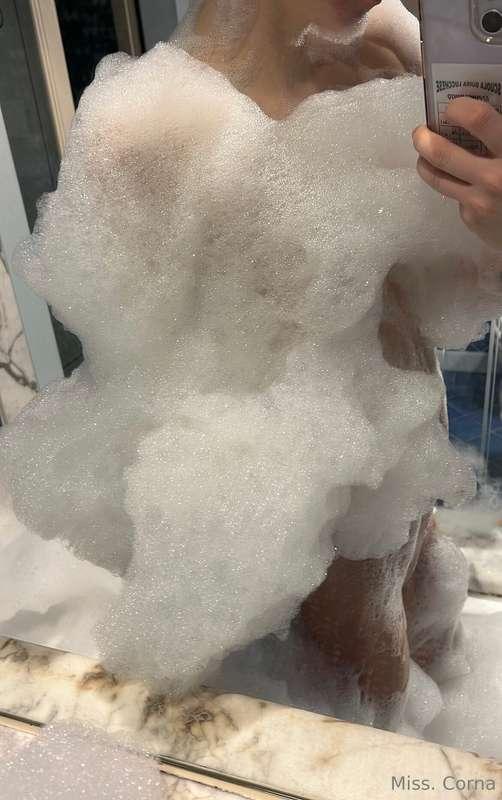 Tutta questa schiuma di dosso deve essere tolta, ci pensi tu..