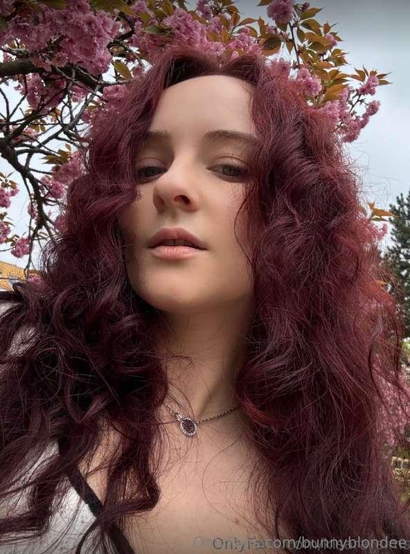 😍 🌸 @kisara_sims is an insanely hot hottie who can do wonder..