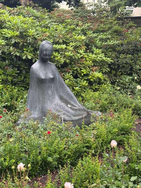 yoursmalldoll image #3