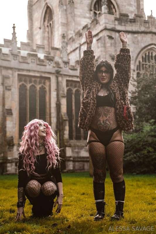 alessa_savage image #0