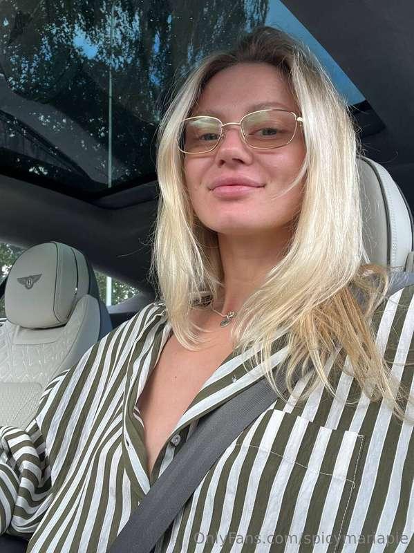 Have a good start to the week 😘Where do you think I'm going ..