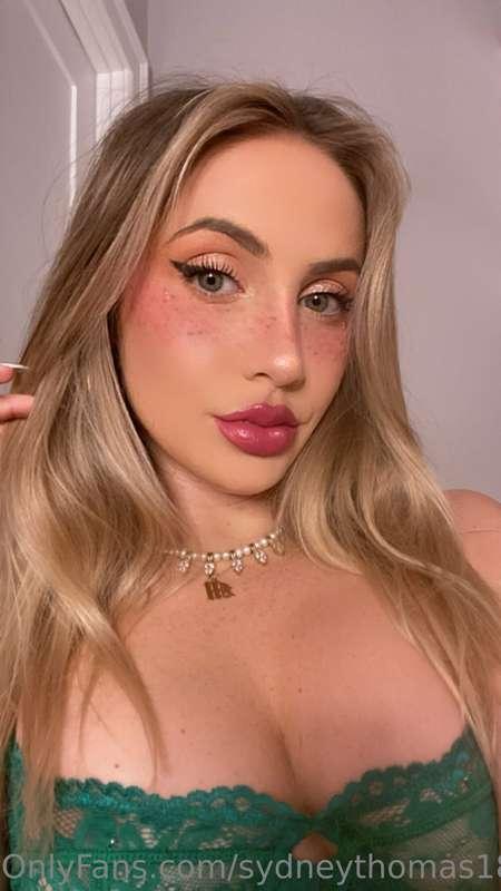 tip me $10 to get my attention for the next 30 minutes 😈💦 Ti..