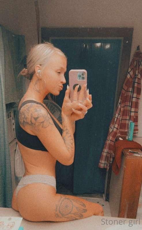 Good morning!!! Lazy Sunday!! Wanna see me do some anal?!? T..