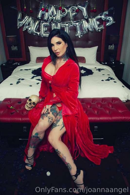 ***CLOSED*** 
🖤Goth Girlfriend Customs🖤 
You know you want a..