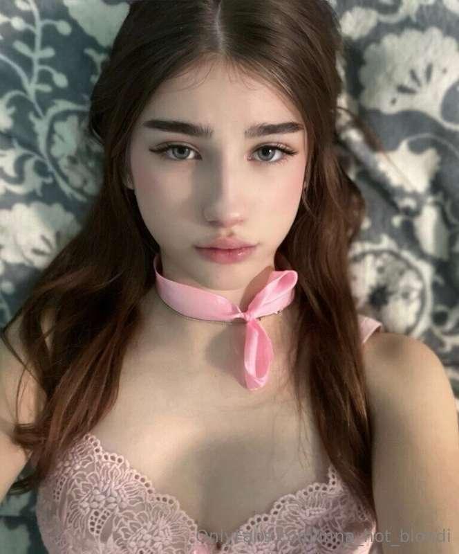 🌸 𝗙𝗥𝗘𝗘 𝗢𝗡𝗟𝗬 𝗡𝗢𝗪 🌸Your home girl 🎀 @vivian_li 🎀 she is waitin..
