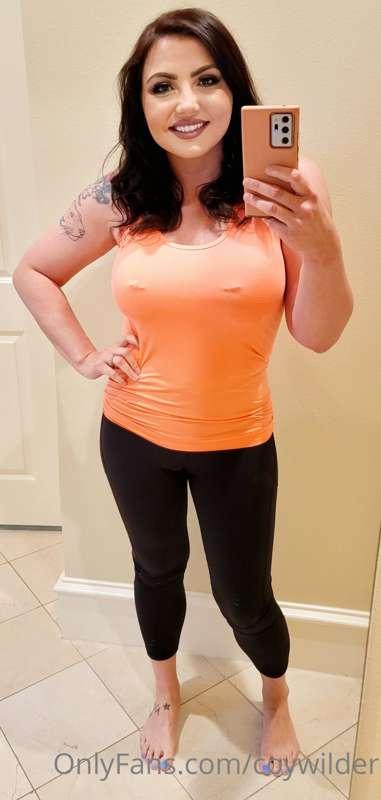 Like ❤️ if you enjoy the company of a sexy MILF
