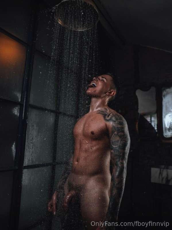 I love fucking in the shower😍 come here