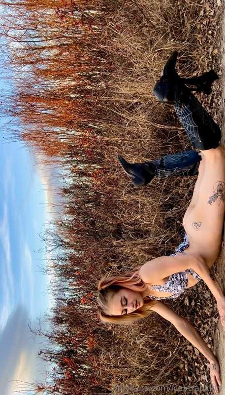 You can call me your buckle bunny 🐰😈