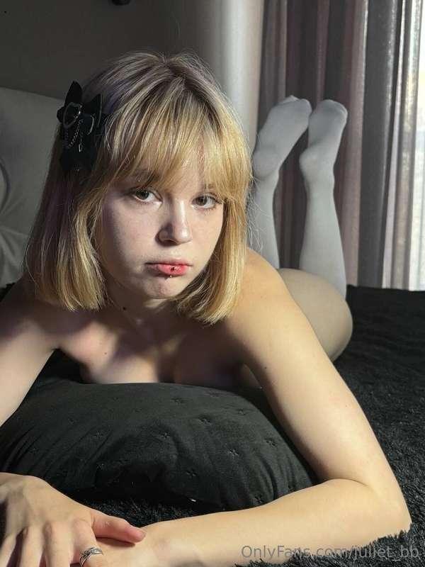 ⚡️ @melisa_moon WET NOW⚡️👉 @melisa_moon she loves on knees 😍..