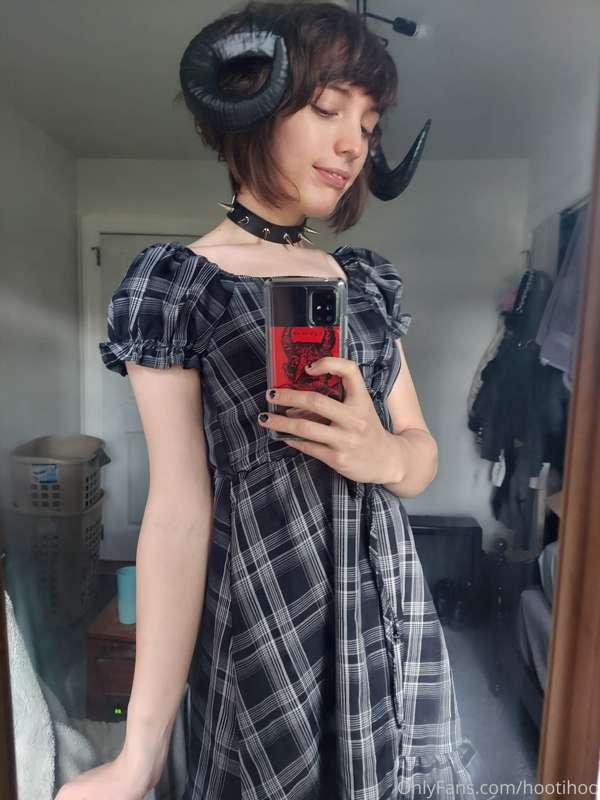 also this is the outfit for my next longer form vid :3
 (pro..