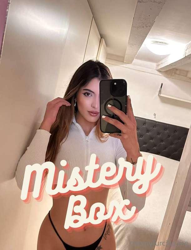 Dopo tanto ritorna ❤️🤍

***Mistery Box*** sul mio profilo 😌🤭..