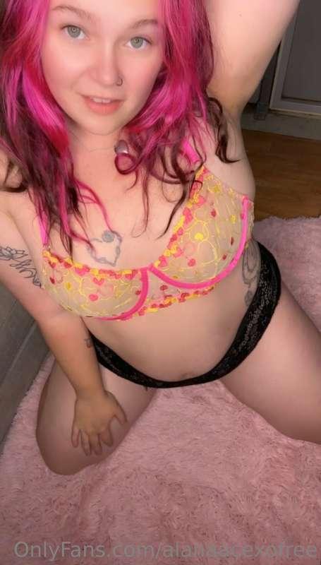 Cum message me I'm lonely 🥺💖