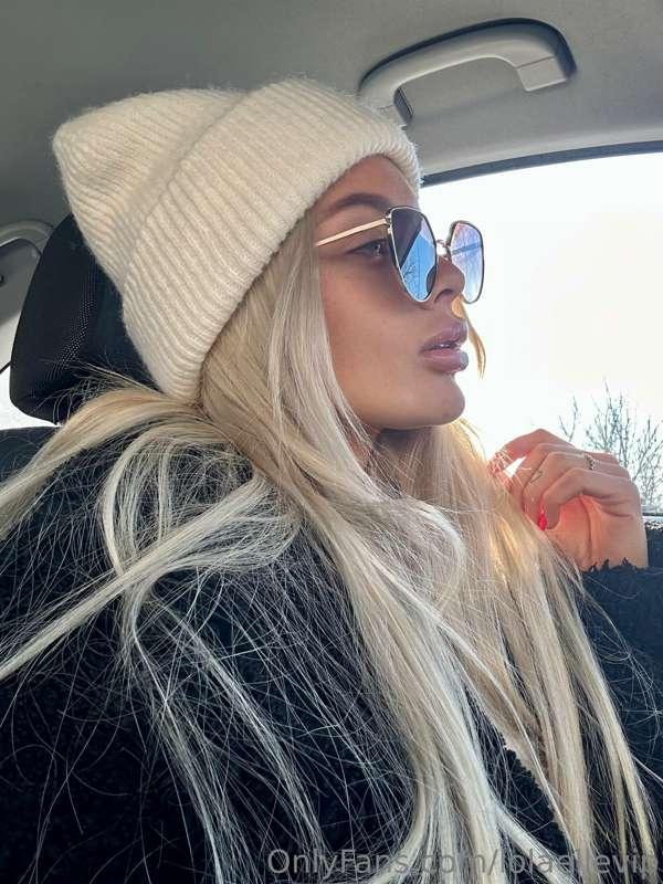 lolaellevip main image