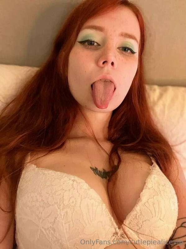 Are you going to be my company tonight? 👉👈