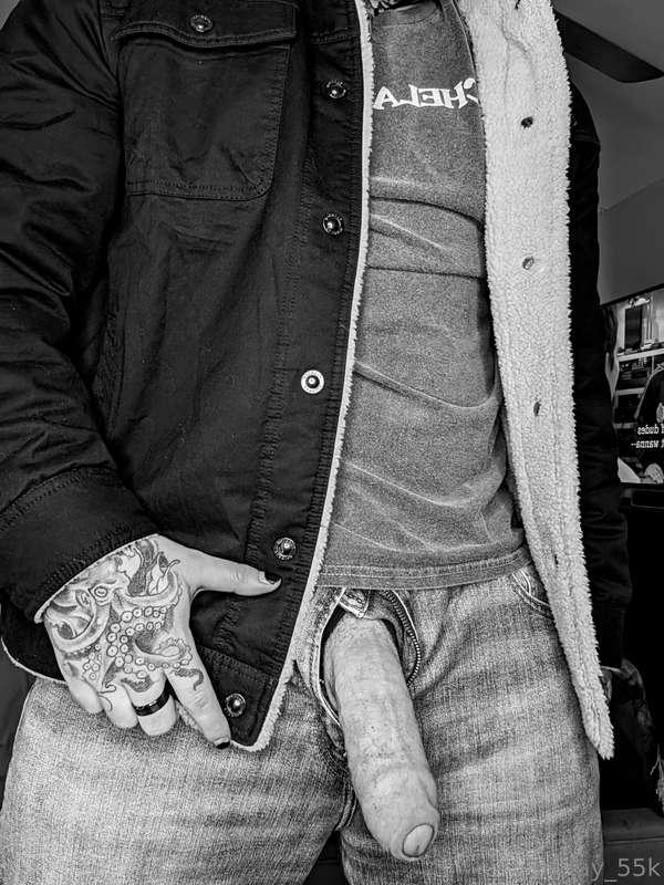 Does it look bigger in black & white?
