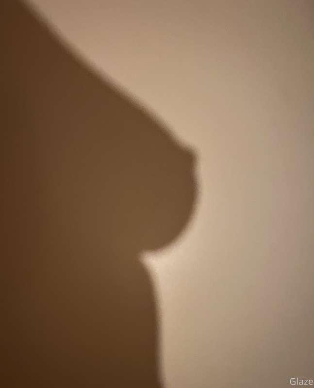 I love the shadows in my room tonight 😍
