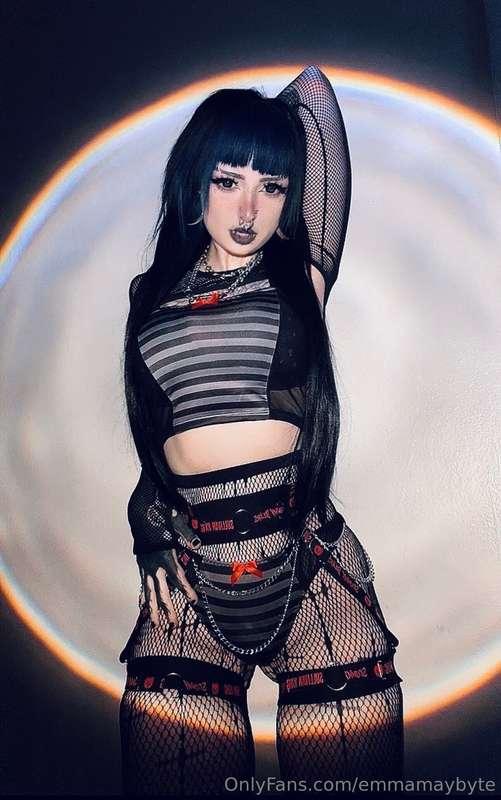 emmamaybyte image #2