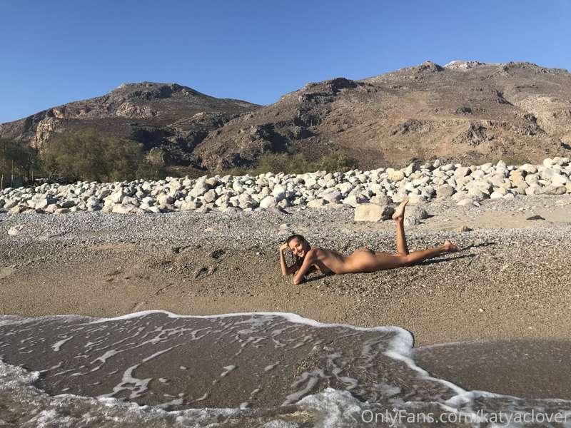 My nudist adventures in Greece ☺️ Thai beach is super wild, ..