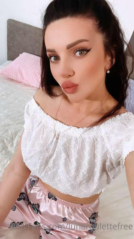 https://onlyfans.com/luna_roulette  
New video here 💦💦💦 clic..