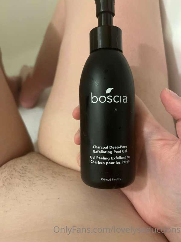 I tried to stick this thing in my pussy due to not having my..