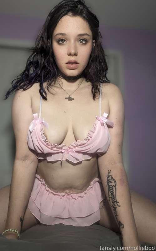 hollieboo image #0