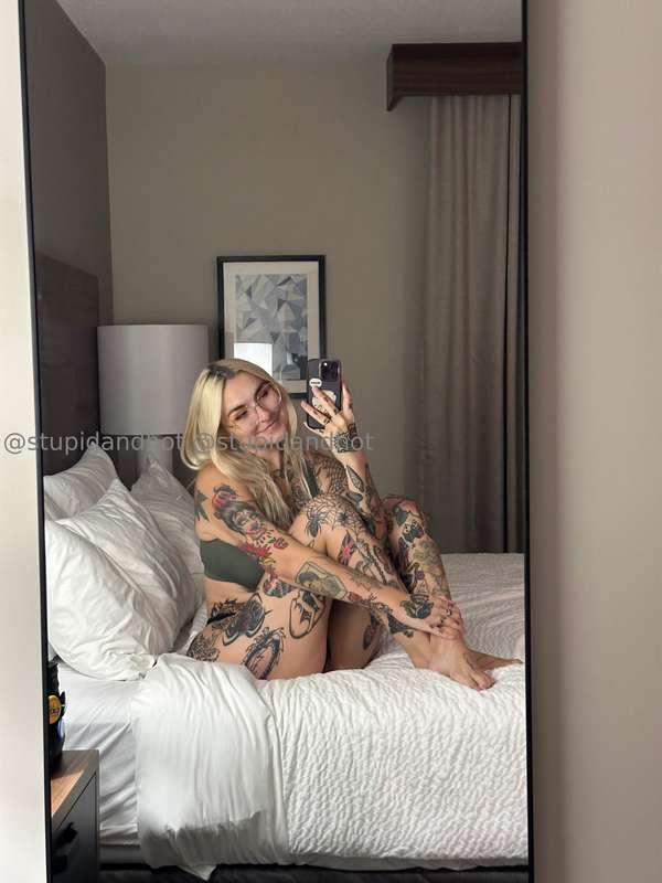 stupiderandhotter image #0