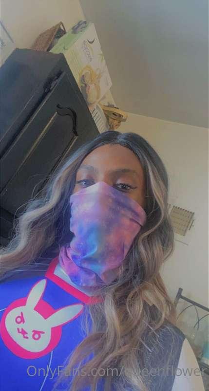 Me butt is slowly getting too big 😳 should I rip it off?????