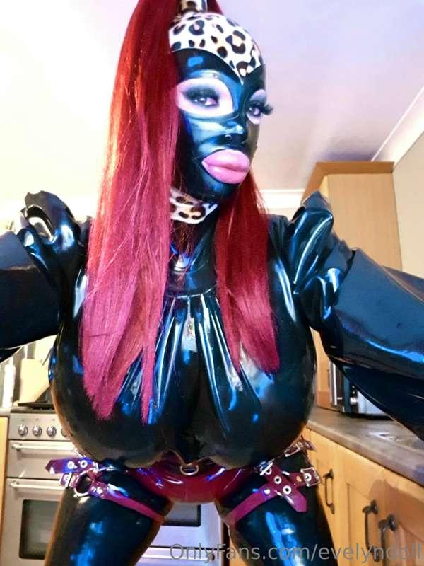 Hello my lovely loyal fans.... I'm back again after a short ..