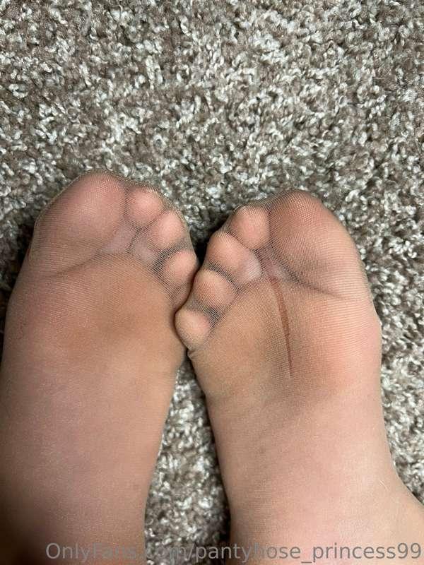 pantyhose_princess99 image #0