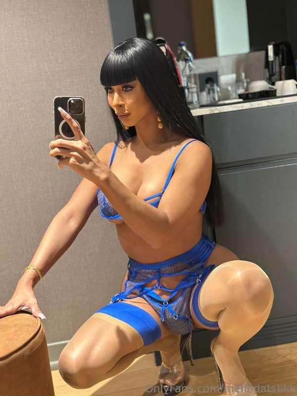 Melinda in blue 💦