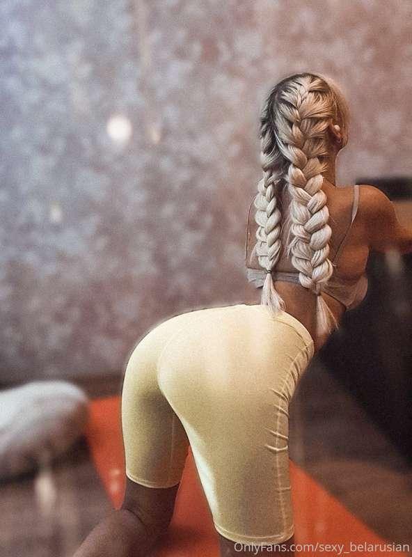 My ass and my pussy are always ready for your sight all day ..