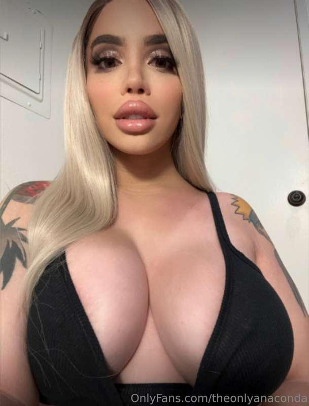 These titties are overflowing… I need your hands to grab the..