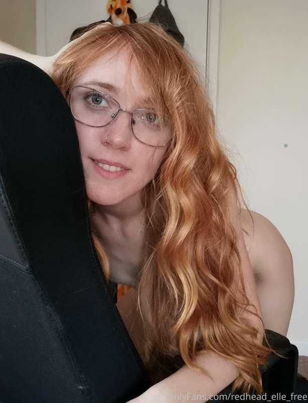 Celebrating my Reddit cake day!🎂
FREE DICK RATE for the firs..
