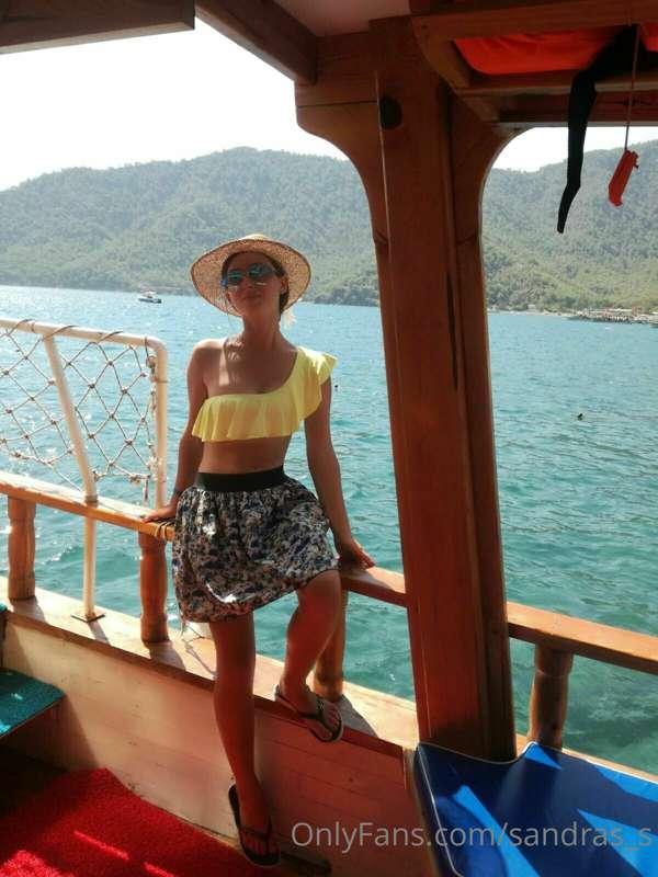 😘😉enjoy with sunny