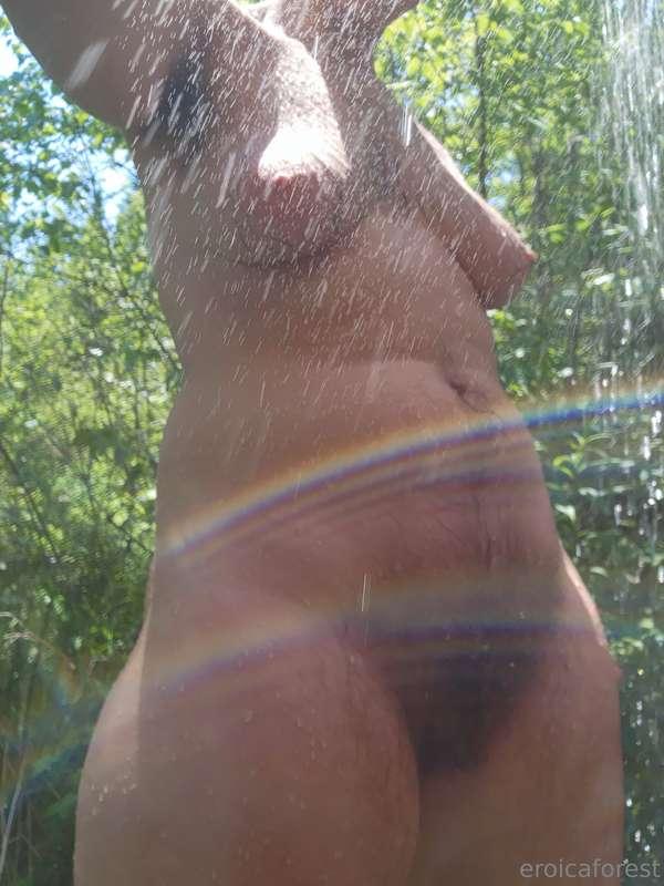 Playing with water and light 🌈✨️