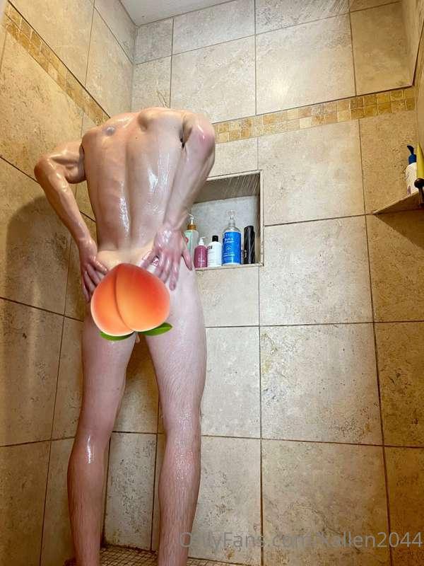 Here’s some photos of me grabbing my wet cheeks in the showe..
