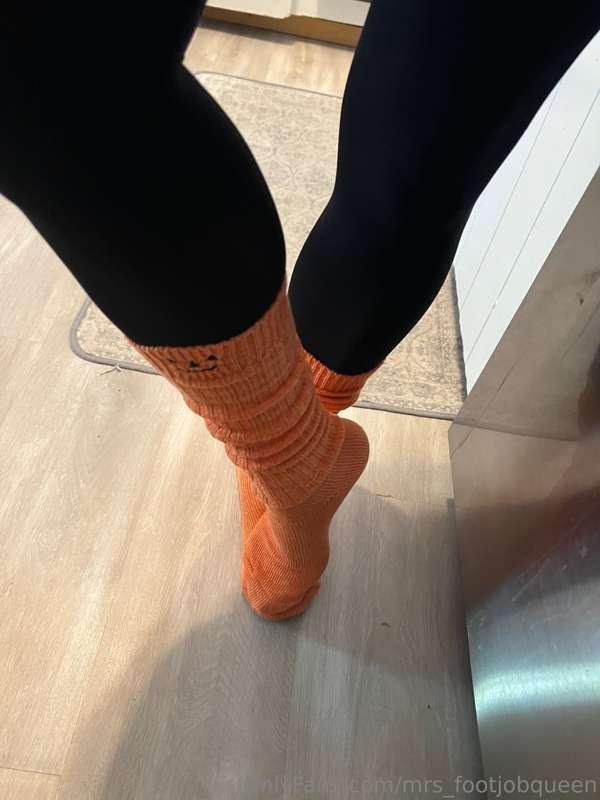 Pumpkin socks and tights 😍😘